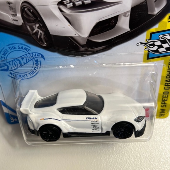 HOT WHEELS ‘20 TOYOTA GR SUPRA - Picture 2 of 3